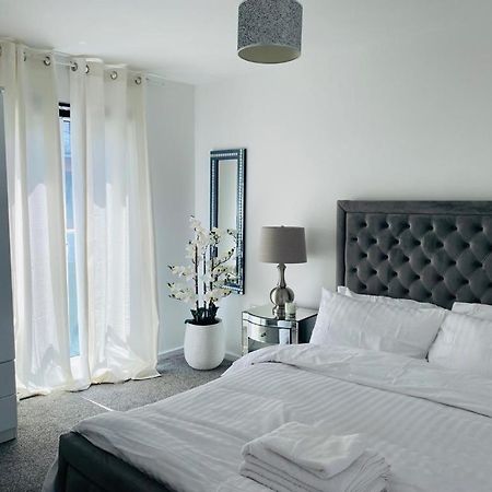 Modern, Stylish And Central Home Manchester Bagian luar foto
