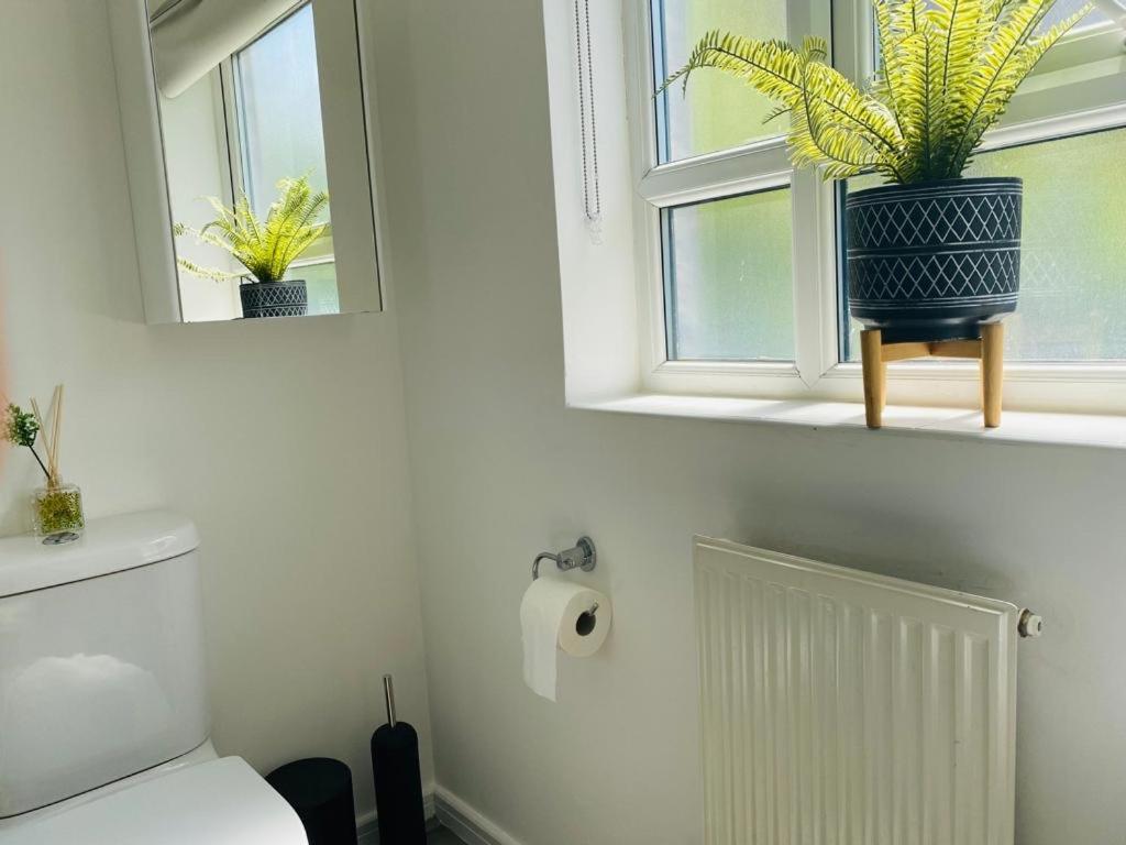 Modern, Stylish And Central Home Manchester Bagian luar foto