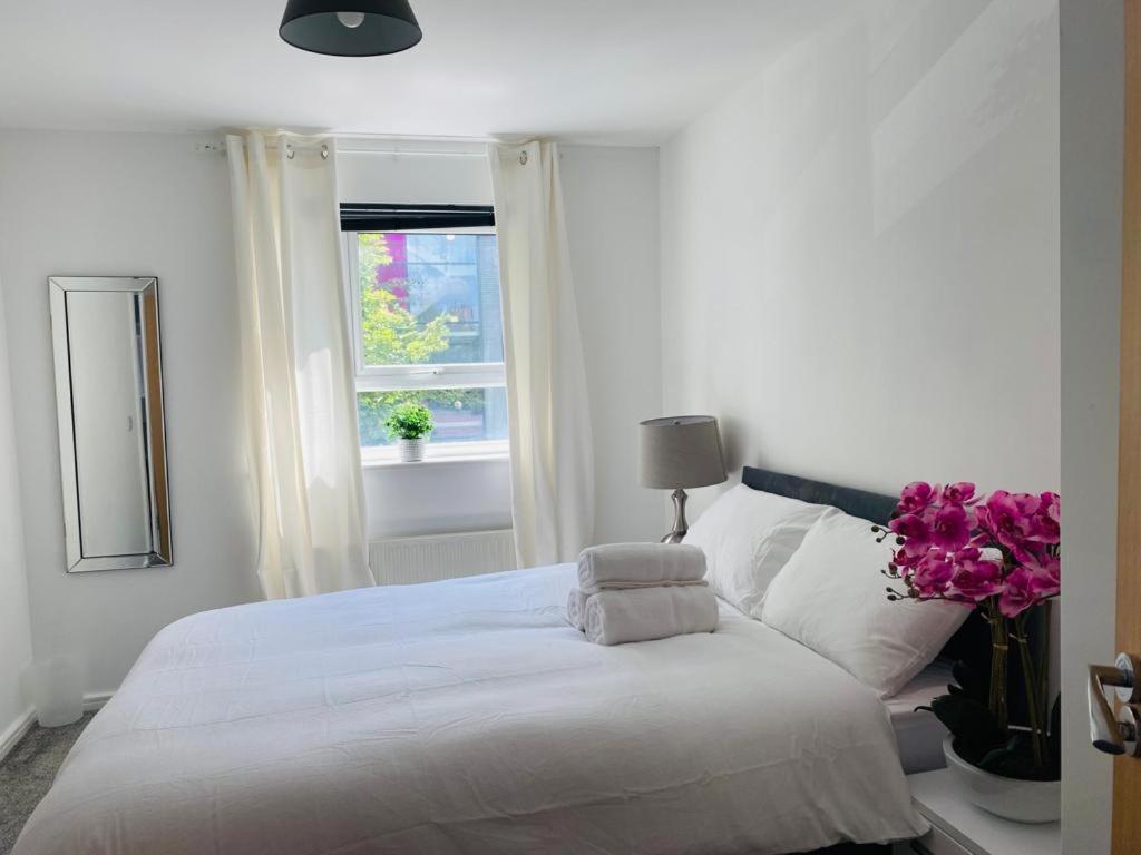 Modern, Stylish And Central Home Manchester Bagian luar foto