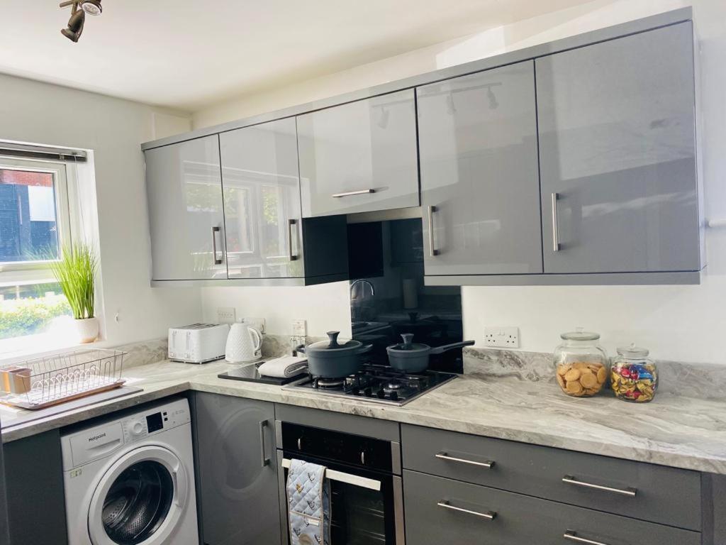 Modern, Stylish And Central Home Manchester Bagian luar foto